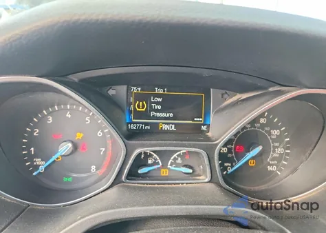 2015 Ford Focus Se z USA, uszkodzony, nr VIN 1FADP3K2XFL270556